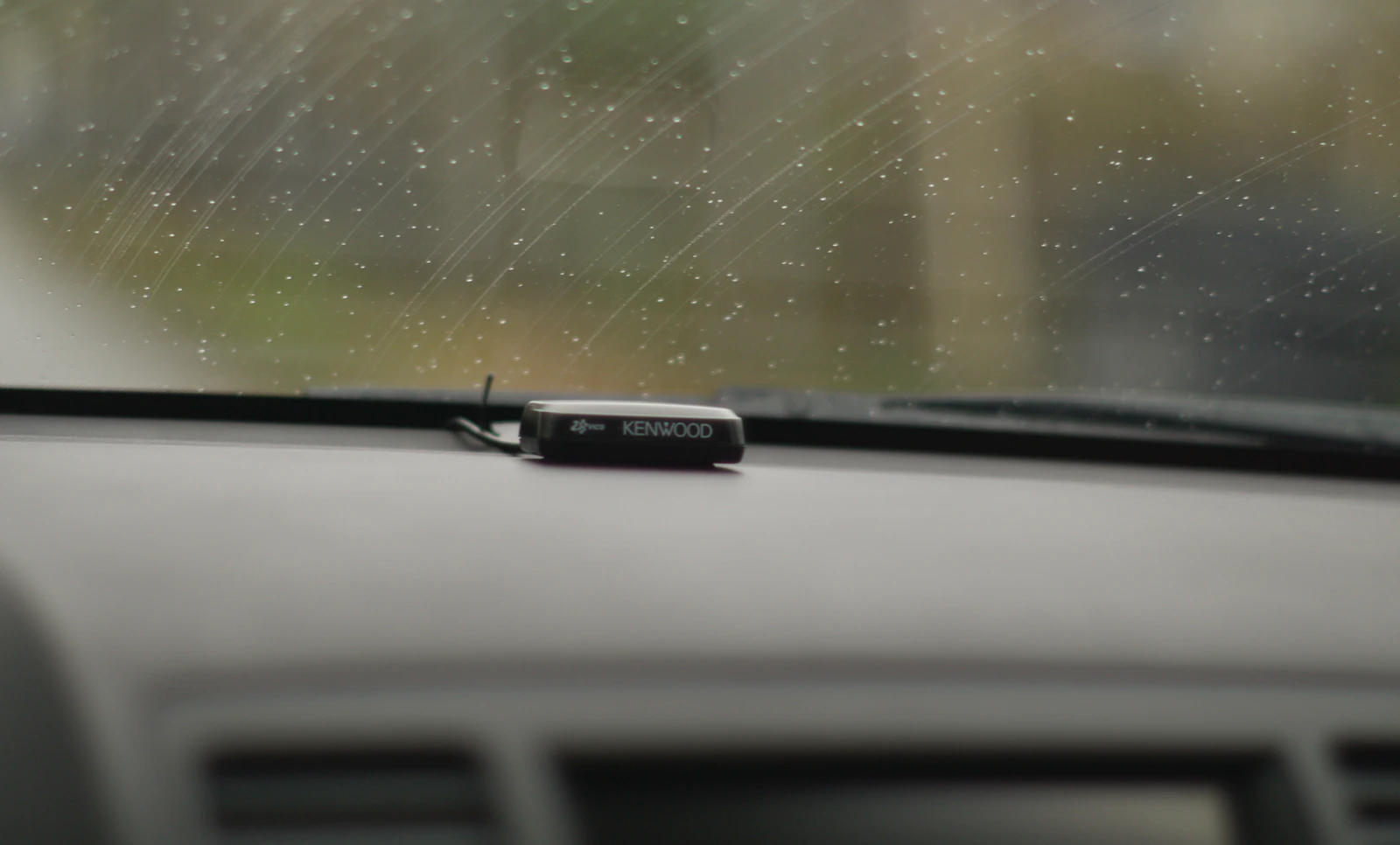 Edge crack in vehicle glass