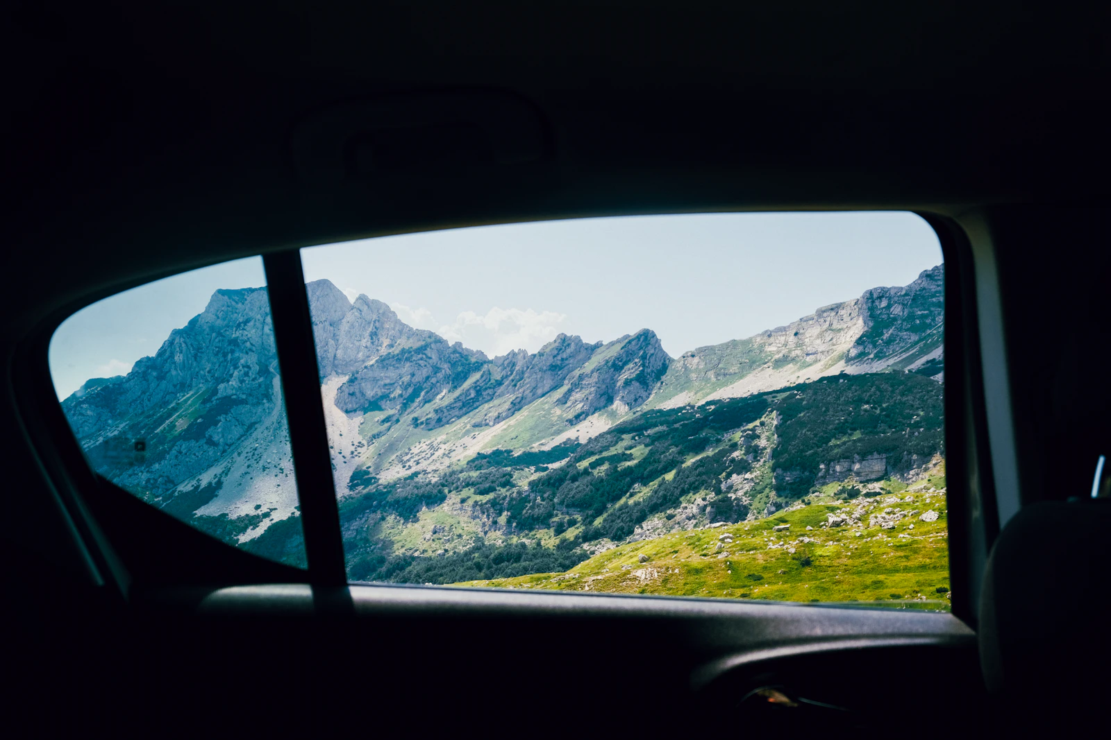How long does a car window replacement take before you can drive?